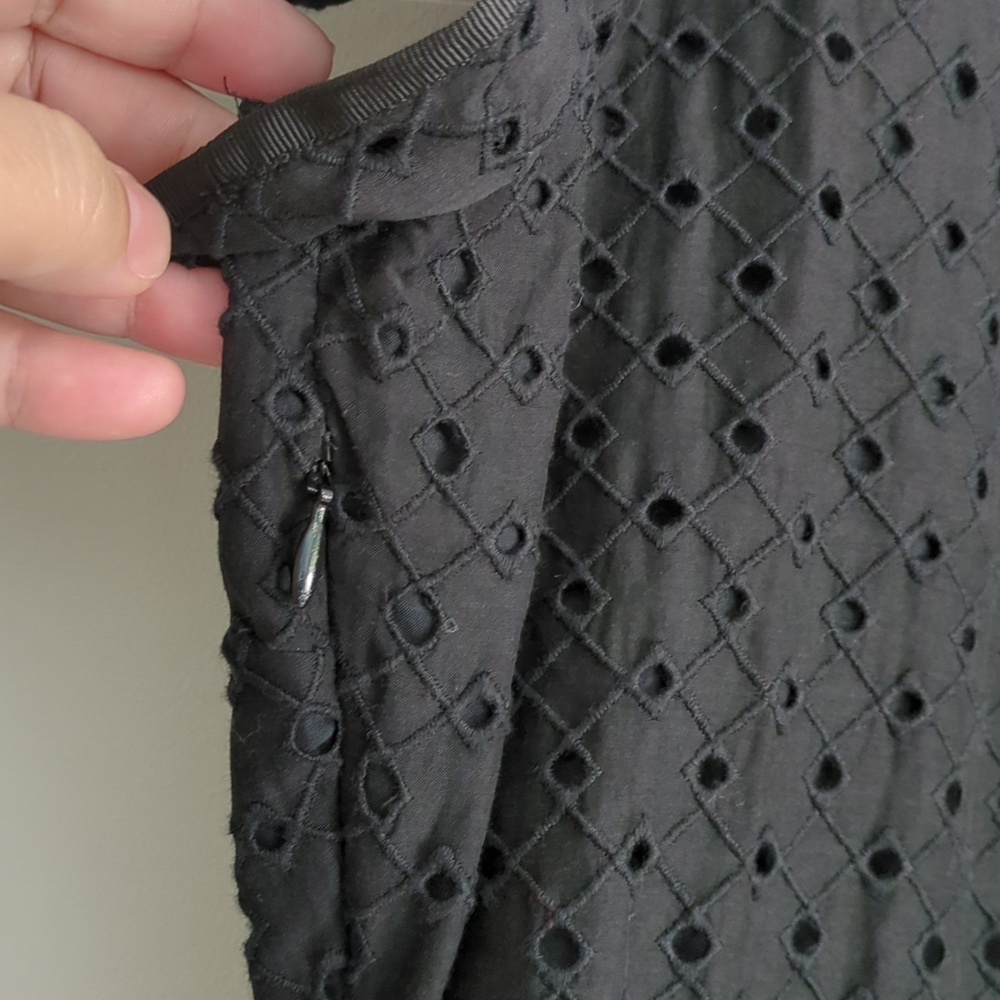 Elie Tahari Black Eyelet Short-Sleeve Peplum Top Minimalist Career Formal Sz L - Picture 6 of 7